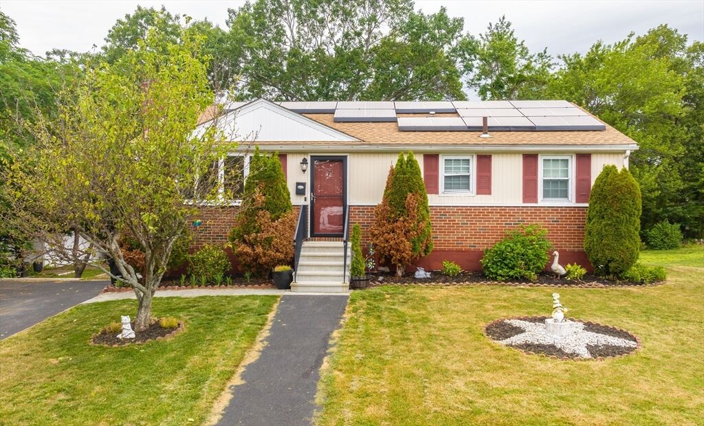 Property Photo: 25 Appleby Rd MA 01970