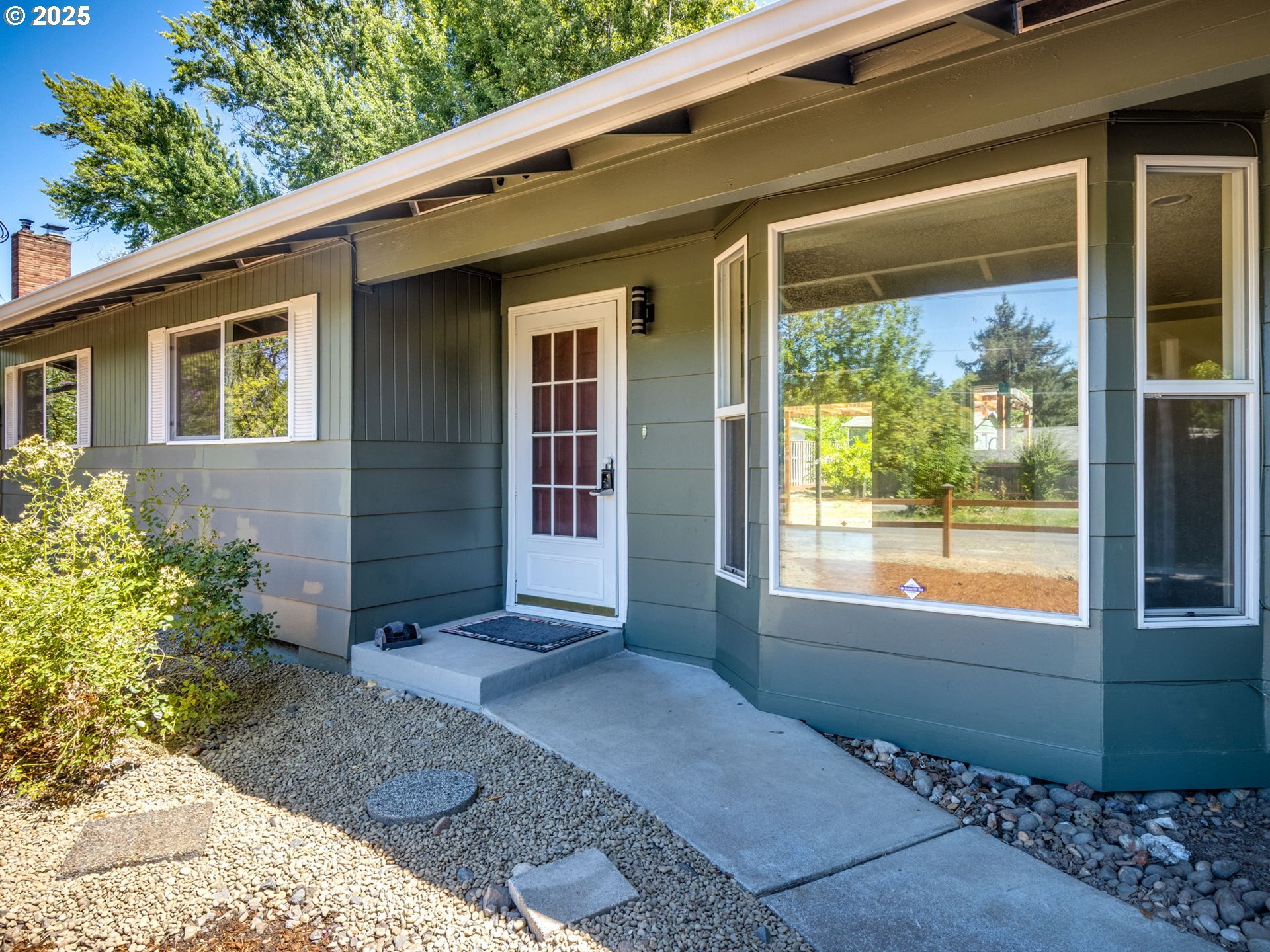 Property Photo:  16322 SE Arista Dr  OR 97267 