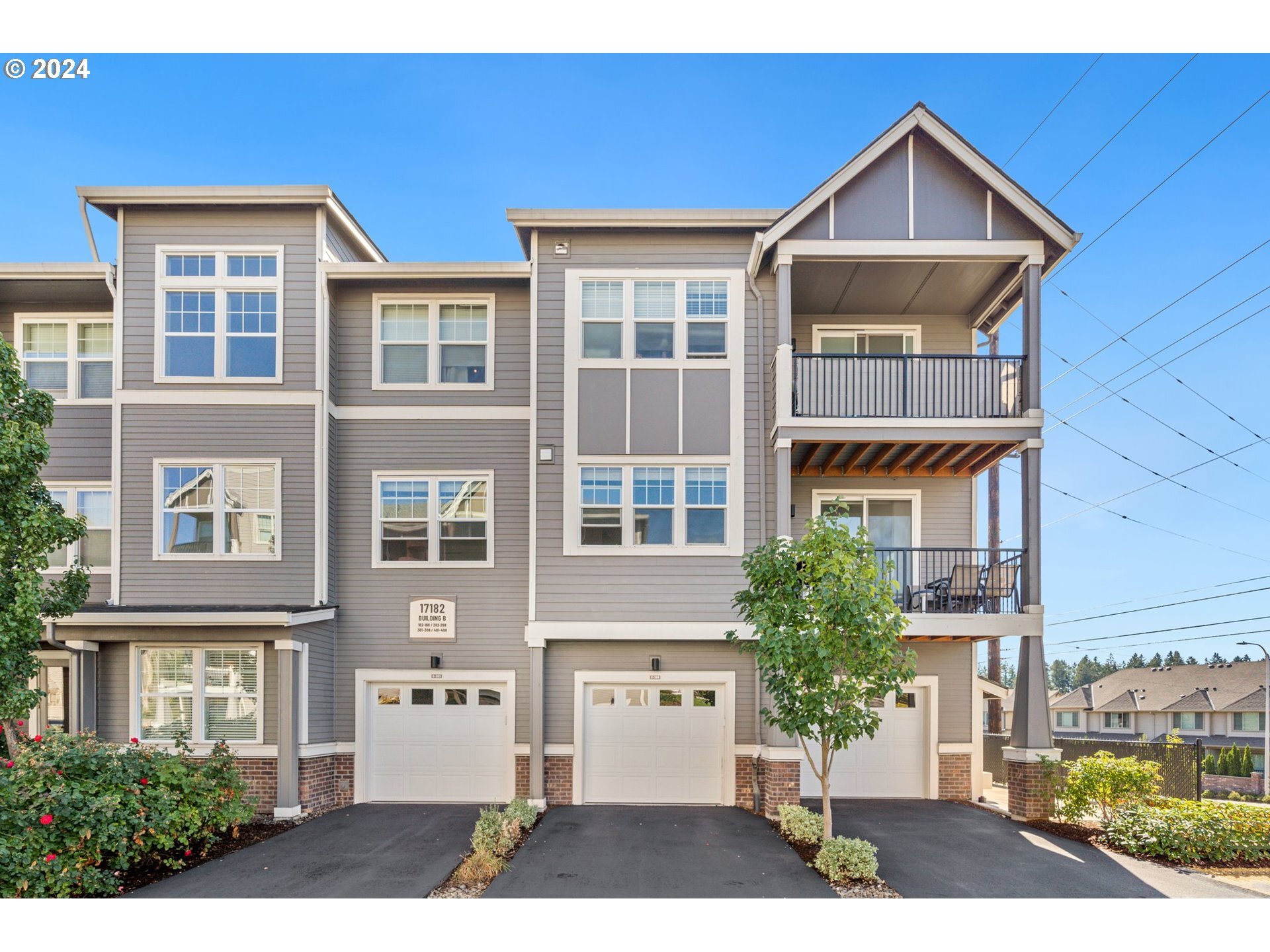 Property Photo: 17182 SW Appledale Rd 305 OR 97007