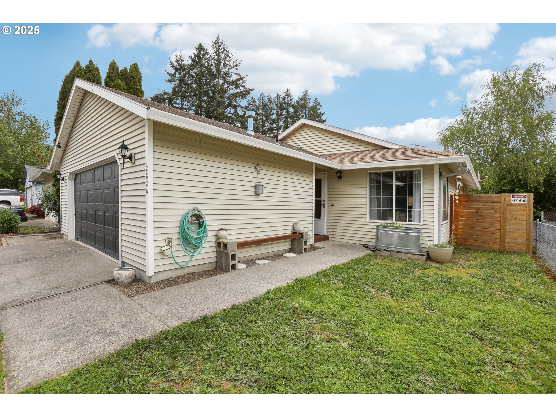 Property Photo: 12826 SE Main St OR 97233