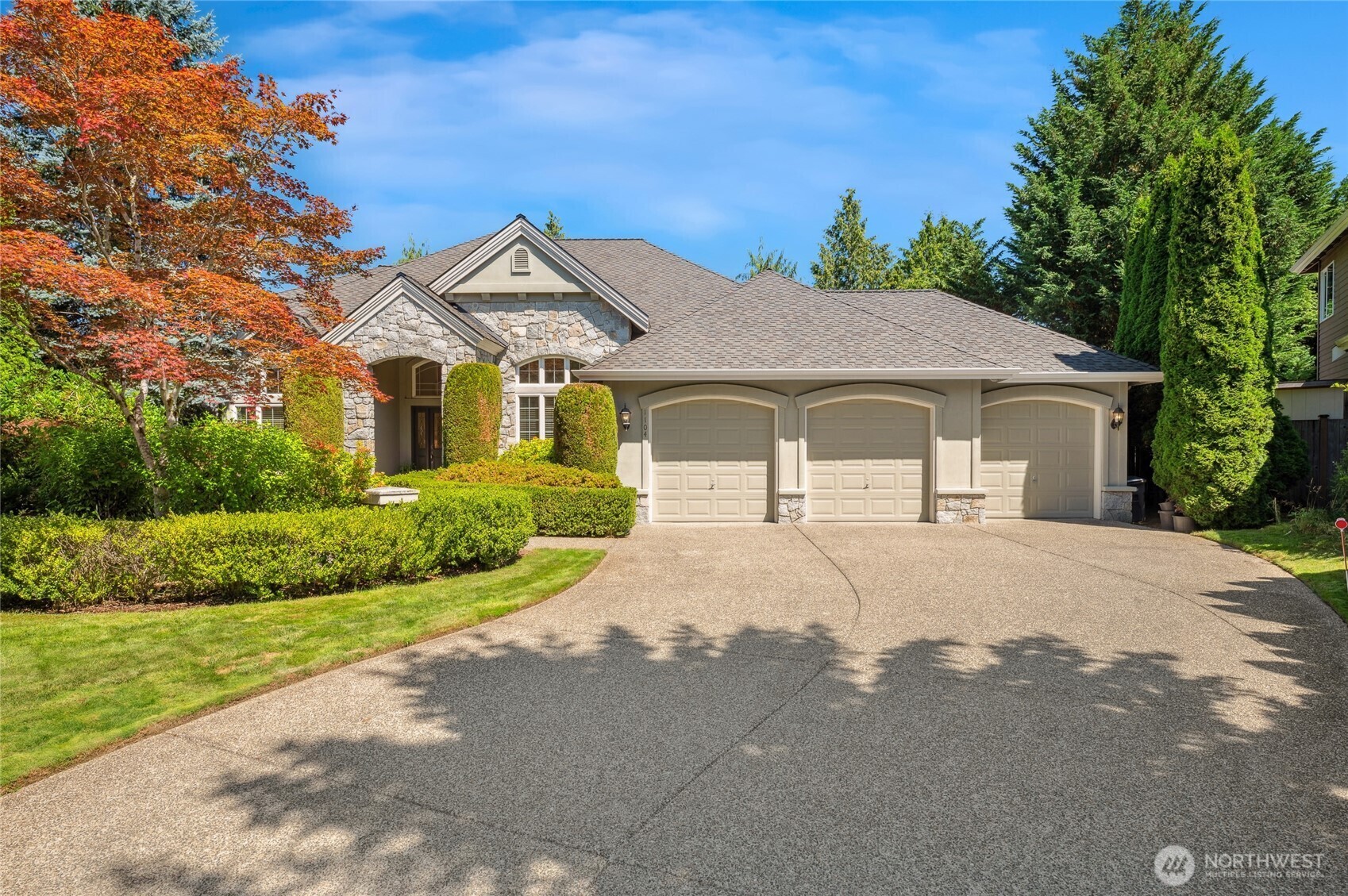 Property Photo:  1104  268th Way SE  WA 98075 
