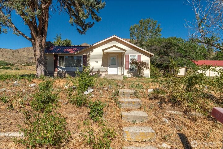 Property Photo:  750  4th Street  WA 98817 