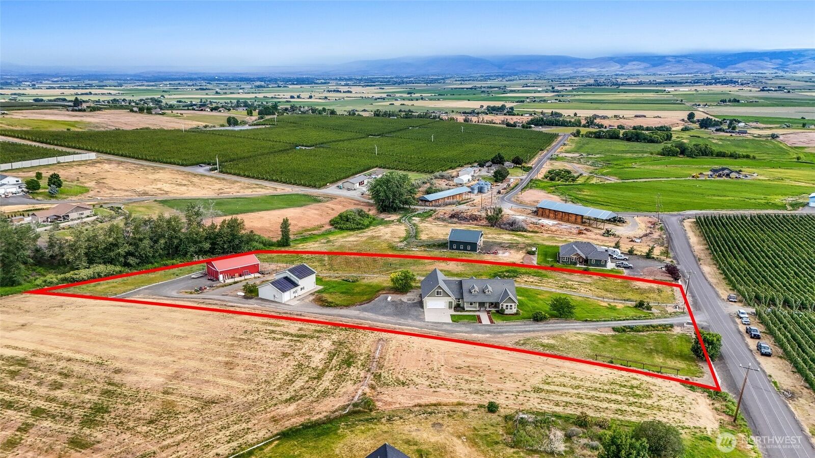 Property Photo:  201  Vanderbilt Road  WA 98926 