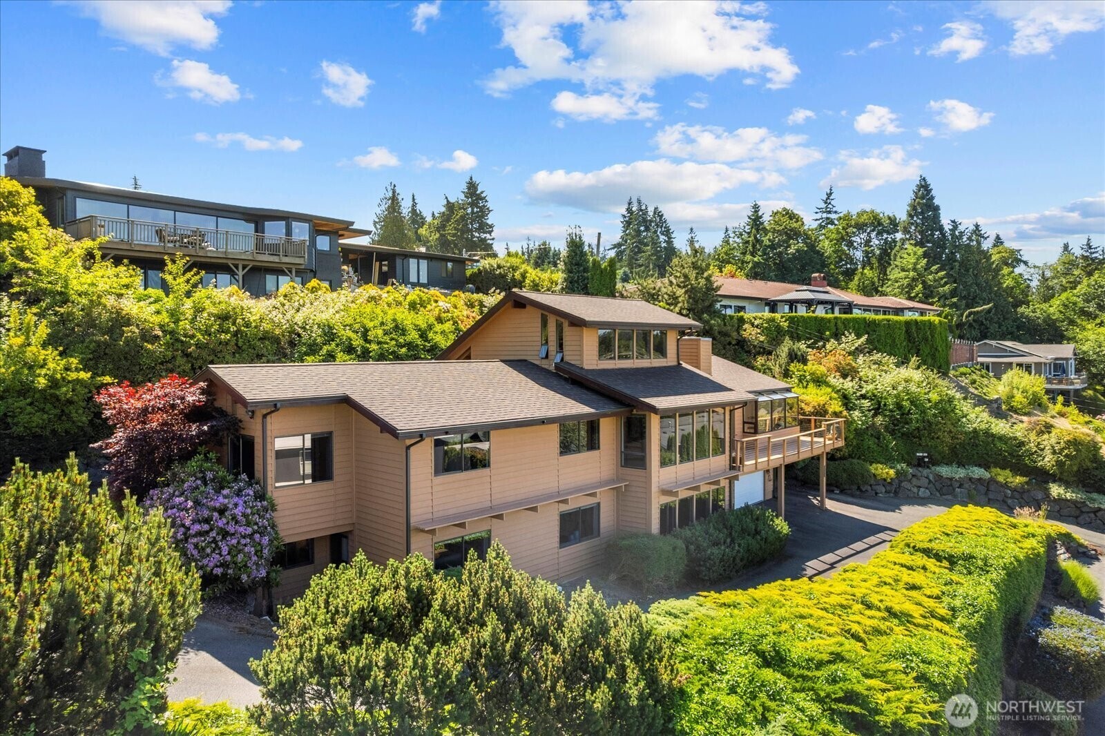 Property Photo: 1125 Vista Place WA 98020