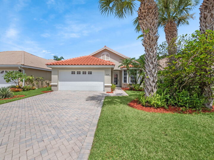 Property Photo:  624 SW Saint Thomas Cove  FL 34986 
