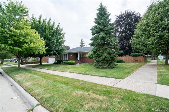 Property Photo: 3320 Middlefield Drive MI 48183