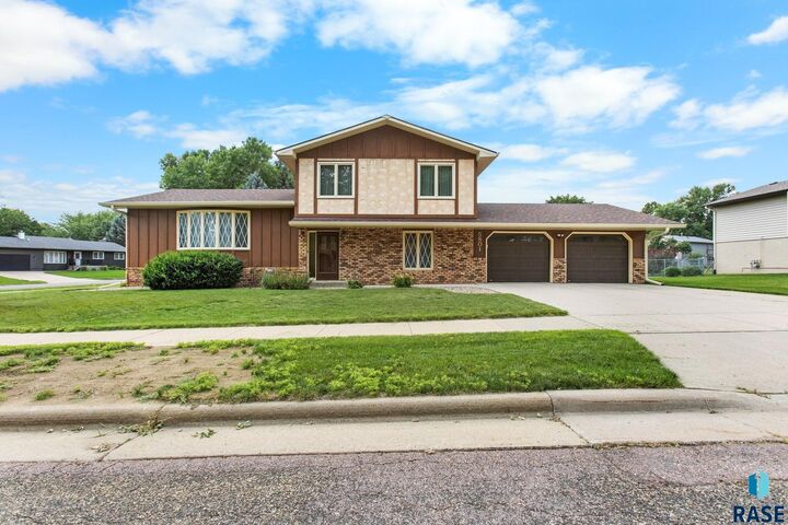 5801 W Westminster Dr  Sioux Falls SD 57106-0664 photo