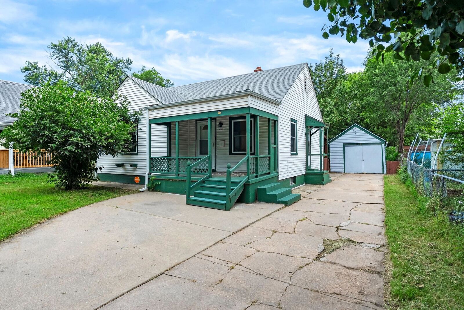 Property Photo: 421 N Spruce St KS 67214