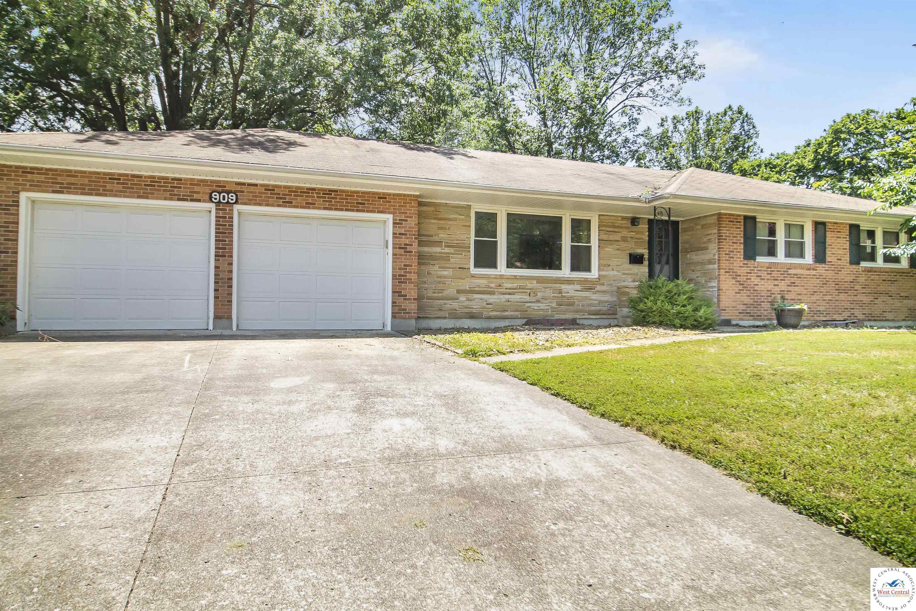 Property Photo: 909 Ruth Ann MO 65301
