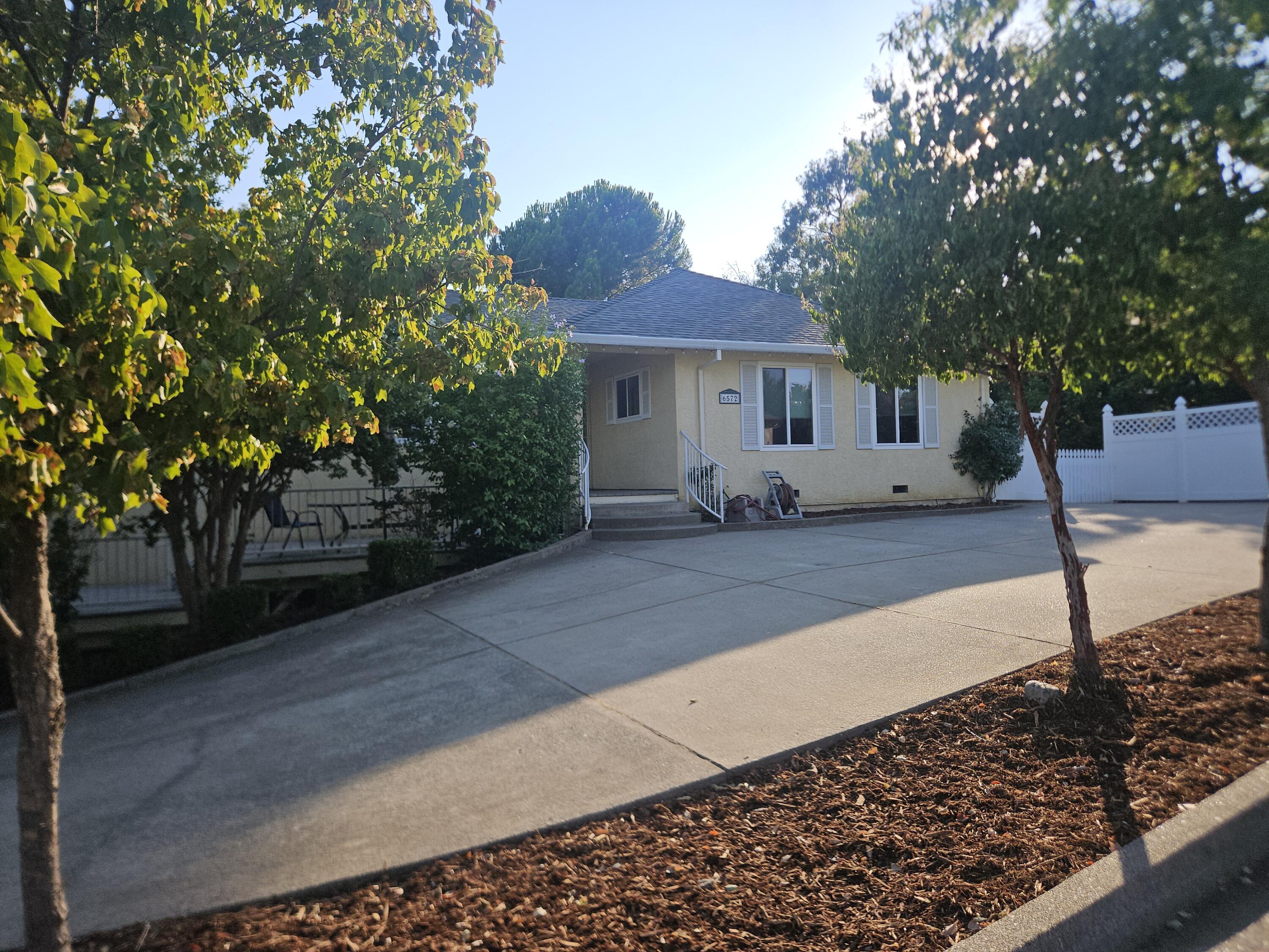 Property Photo: 6572 Jonella Way CA 96003