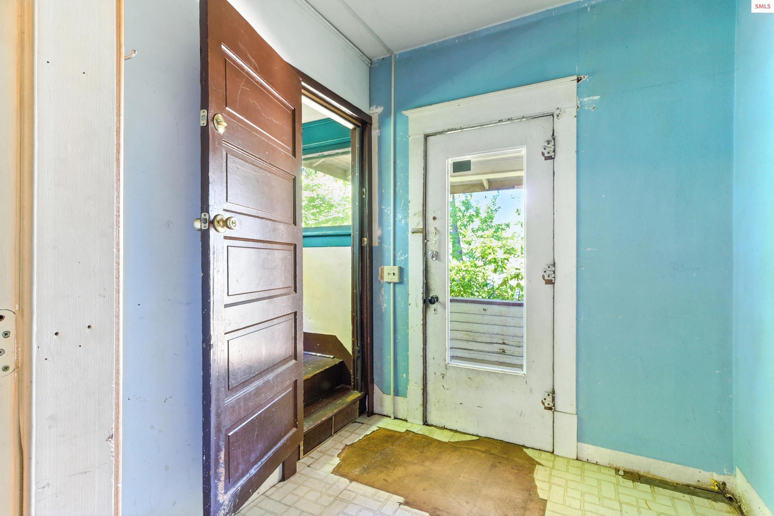Property Photo:  707 Cedar St  ID 83864 
