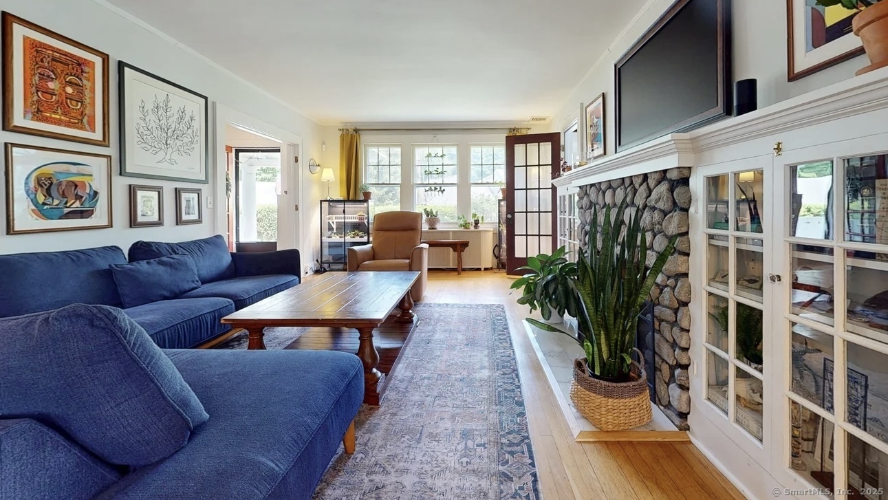 Property Photo: 91 Governors Avenue CT 06460