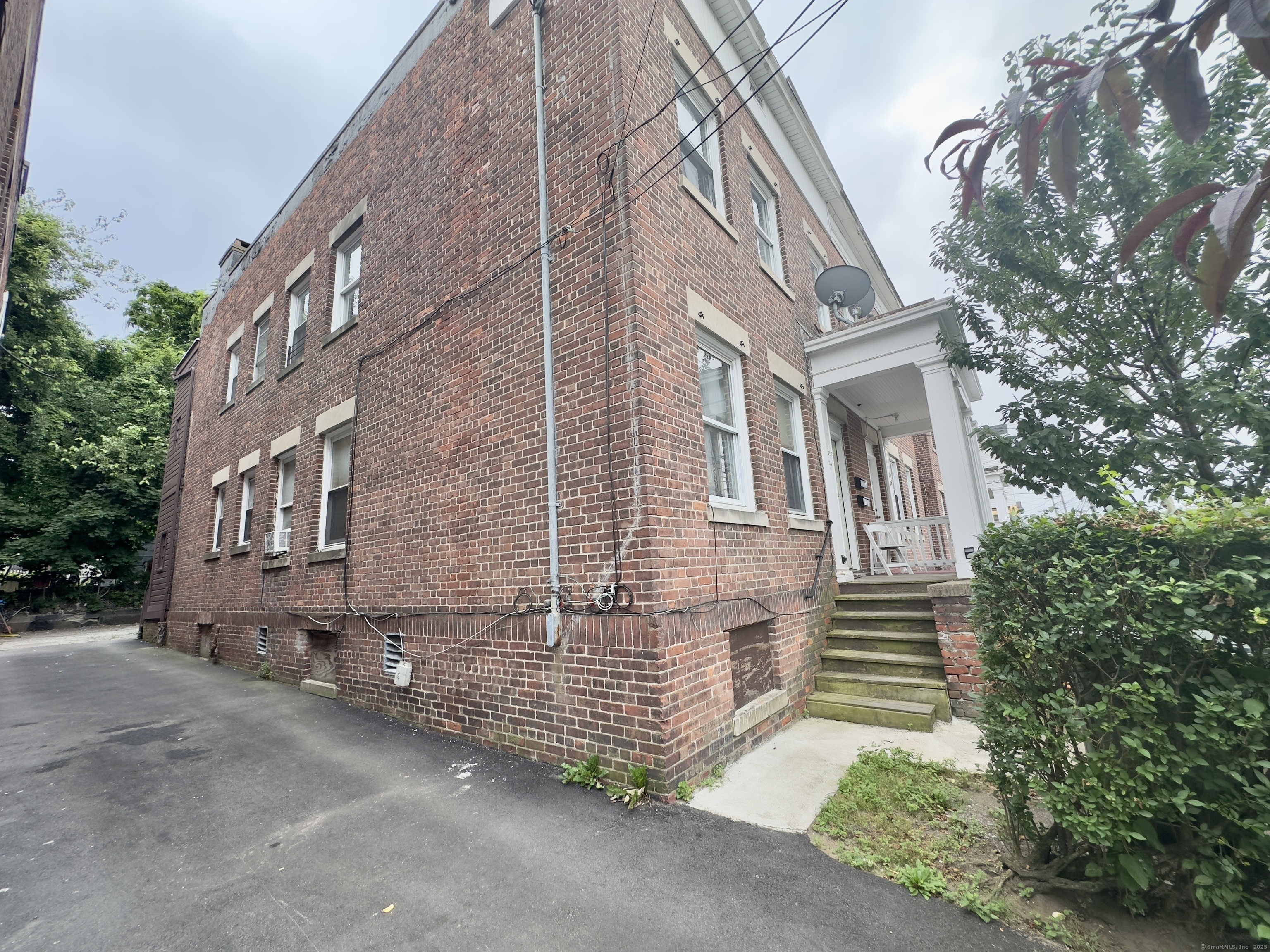 310 Bond Street  Bridgeport CT 06610 photo