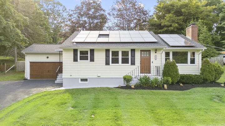 1812 Hartford Turnpike  North Haven CT 06473 photo