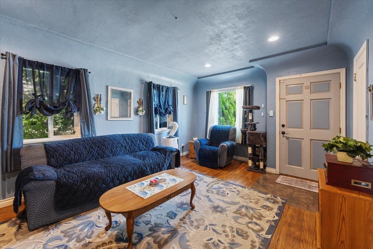 Property Photo:  2204 E Joseph Ave  WA 99208 
