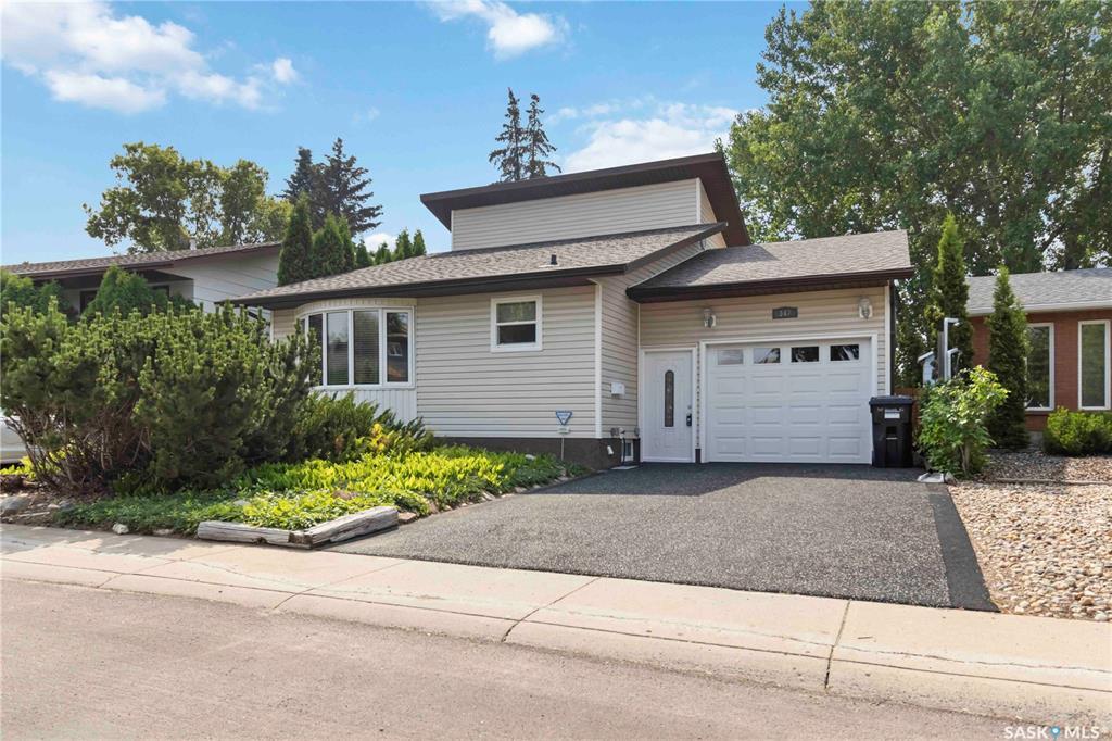 Property Photo: 347 Delaronde Road SK S7J 3Y5