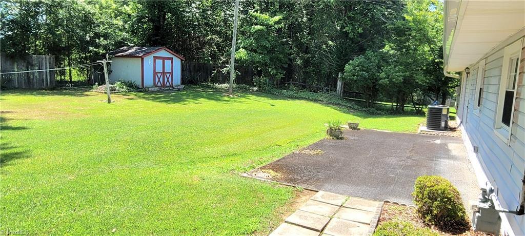 Property Photo: 1210 Ellerbe Court NC 27288