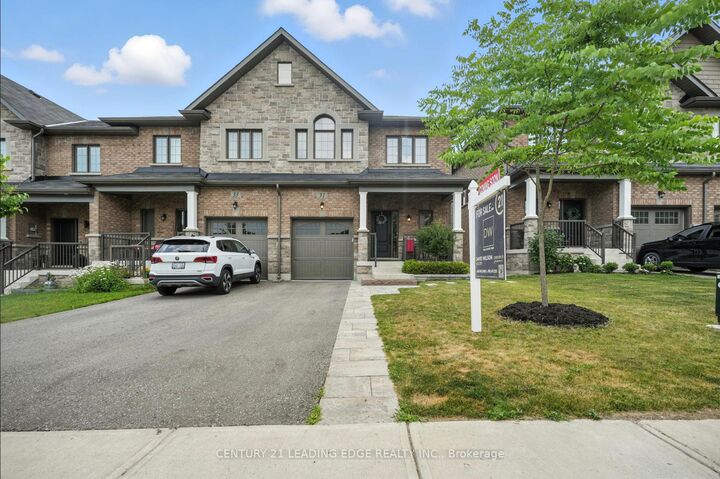 31 Gord Matthews Way  Uxbridge ON L9P 0E9 photo