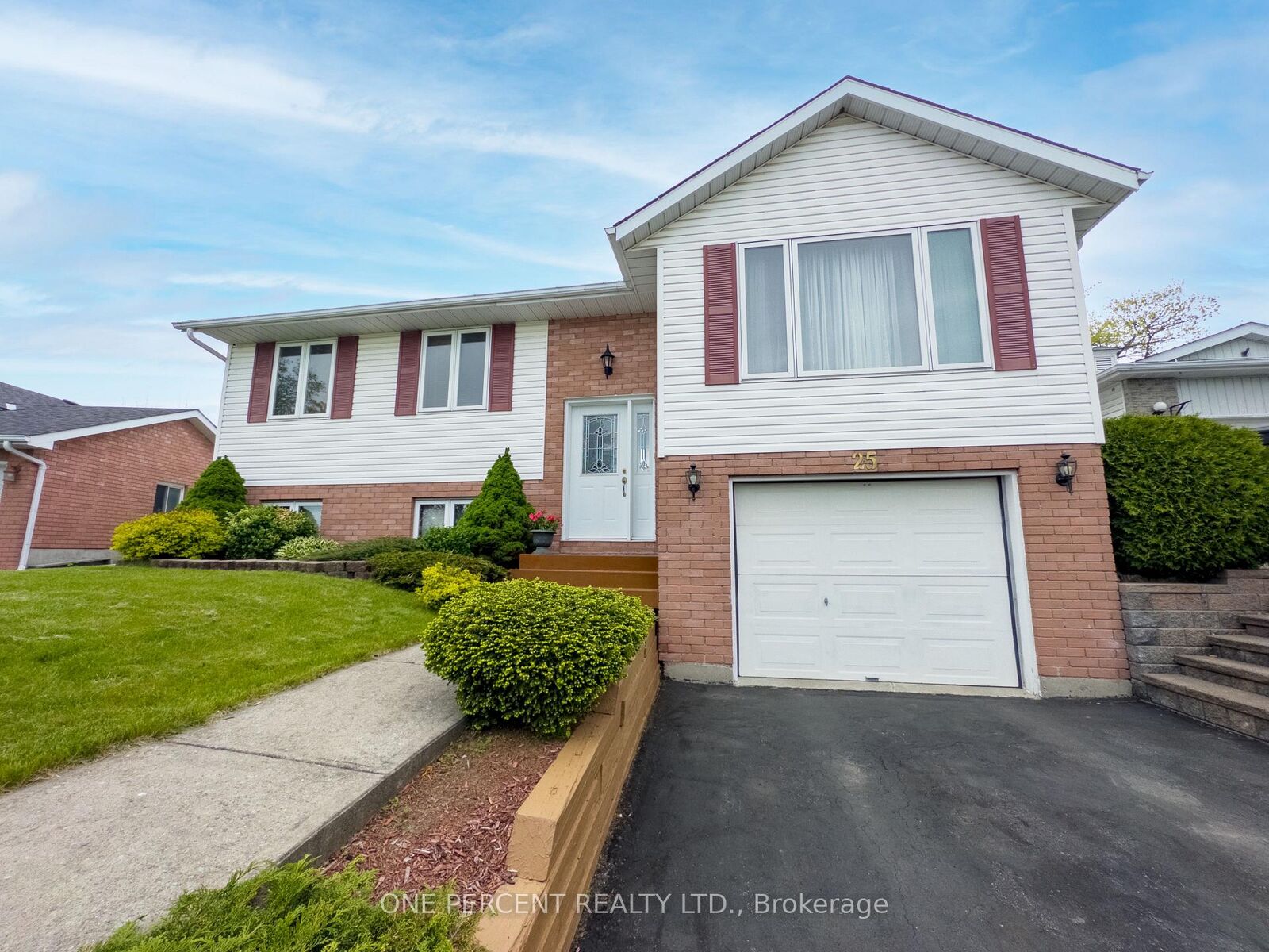 Property Photo:  25 Loraine Avenue  ON K8V 6M1 