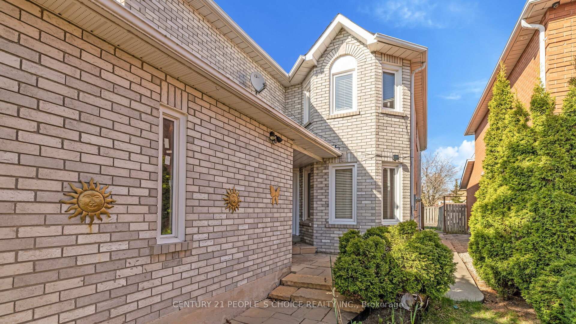 Property Photo: 3464 Nutcracker Drive ON L5N 6E7