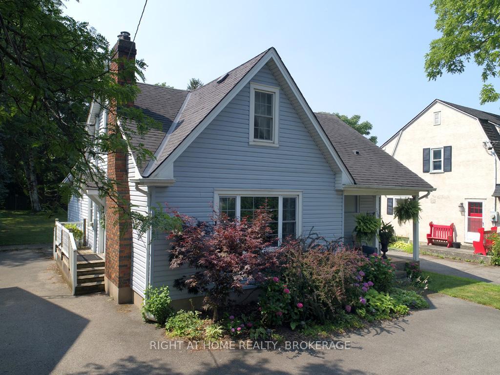 Property Photo:  368 Queenston Street  ON L2P 2X9 