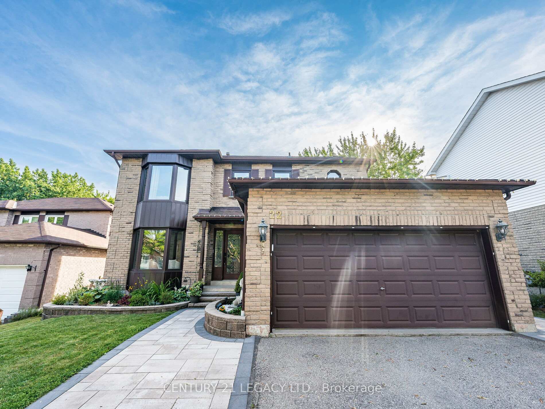 Property Photo:  22 Mayflower Street  ON L1N 8A9 