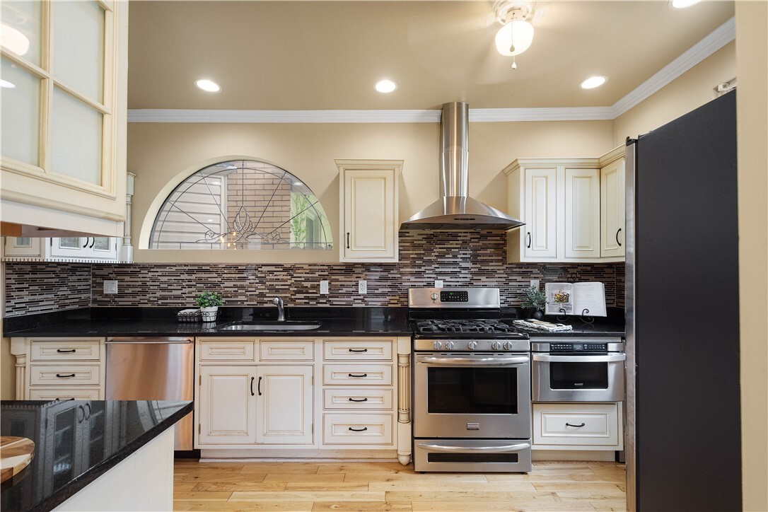 Property Photo:  331 Kambach Street  PA 15211 