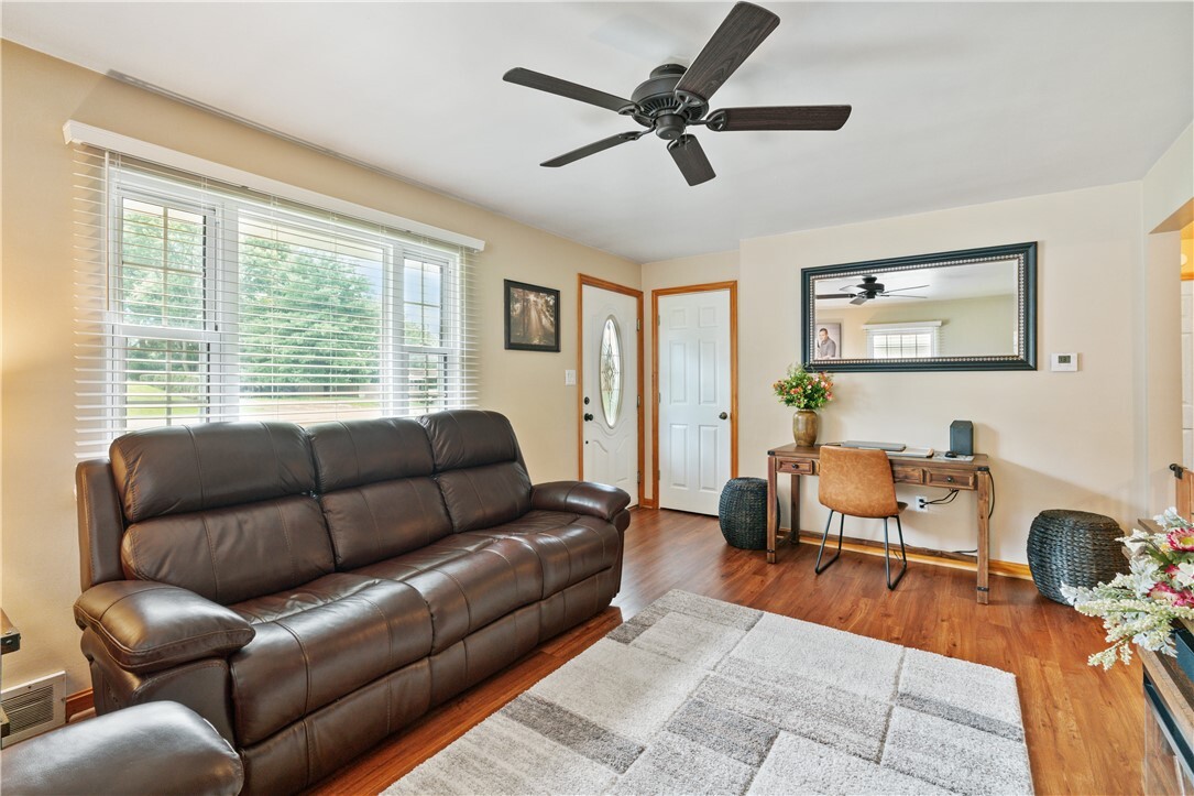 Property Photo:  2105 Walch St  PA 15063 