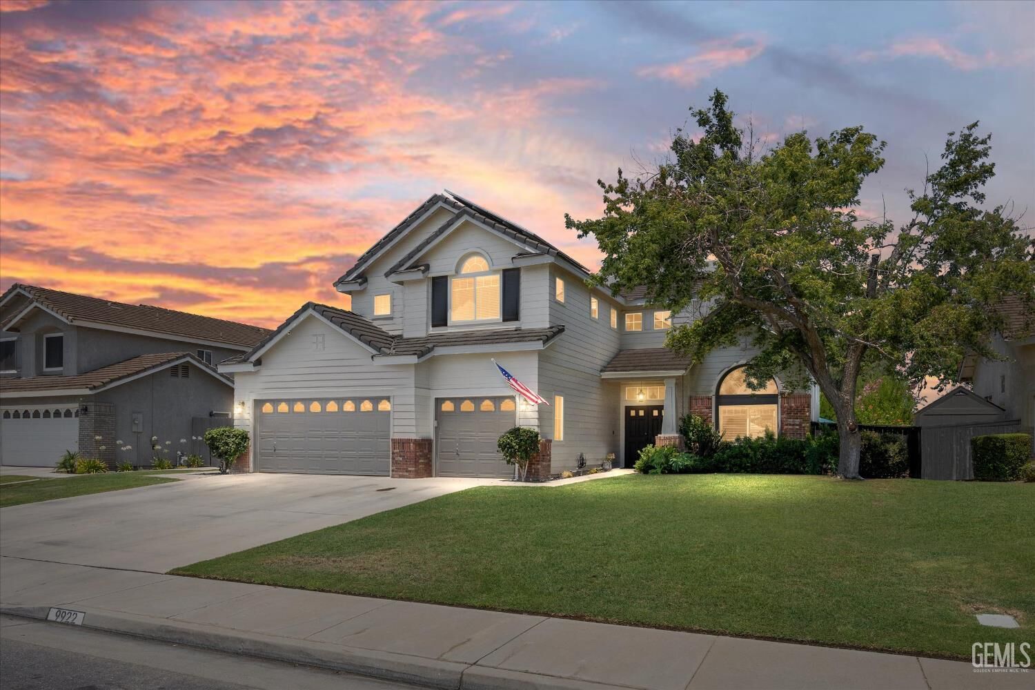 Property Photo: 9922 Balvanera Avenue CA 93312