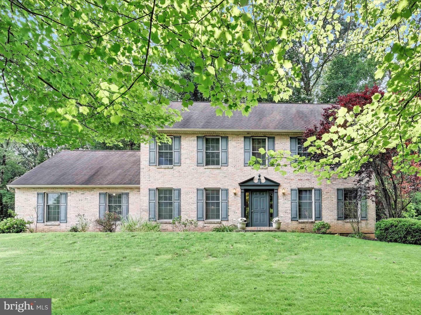 Property Photo:  526 Woodland Circle  PA 17042 