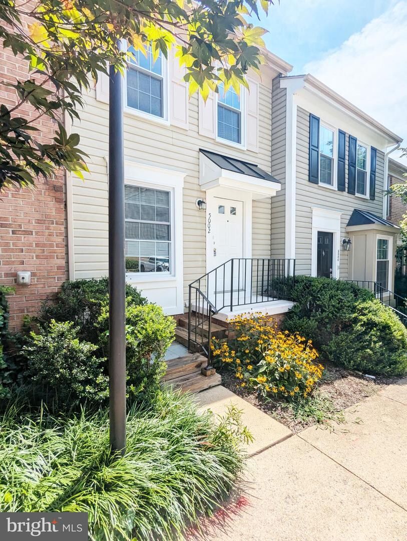 Property Photo:  5002 9th Street S  VA 22204 