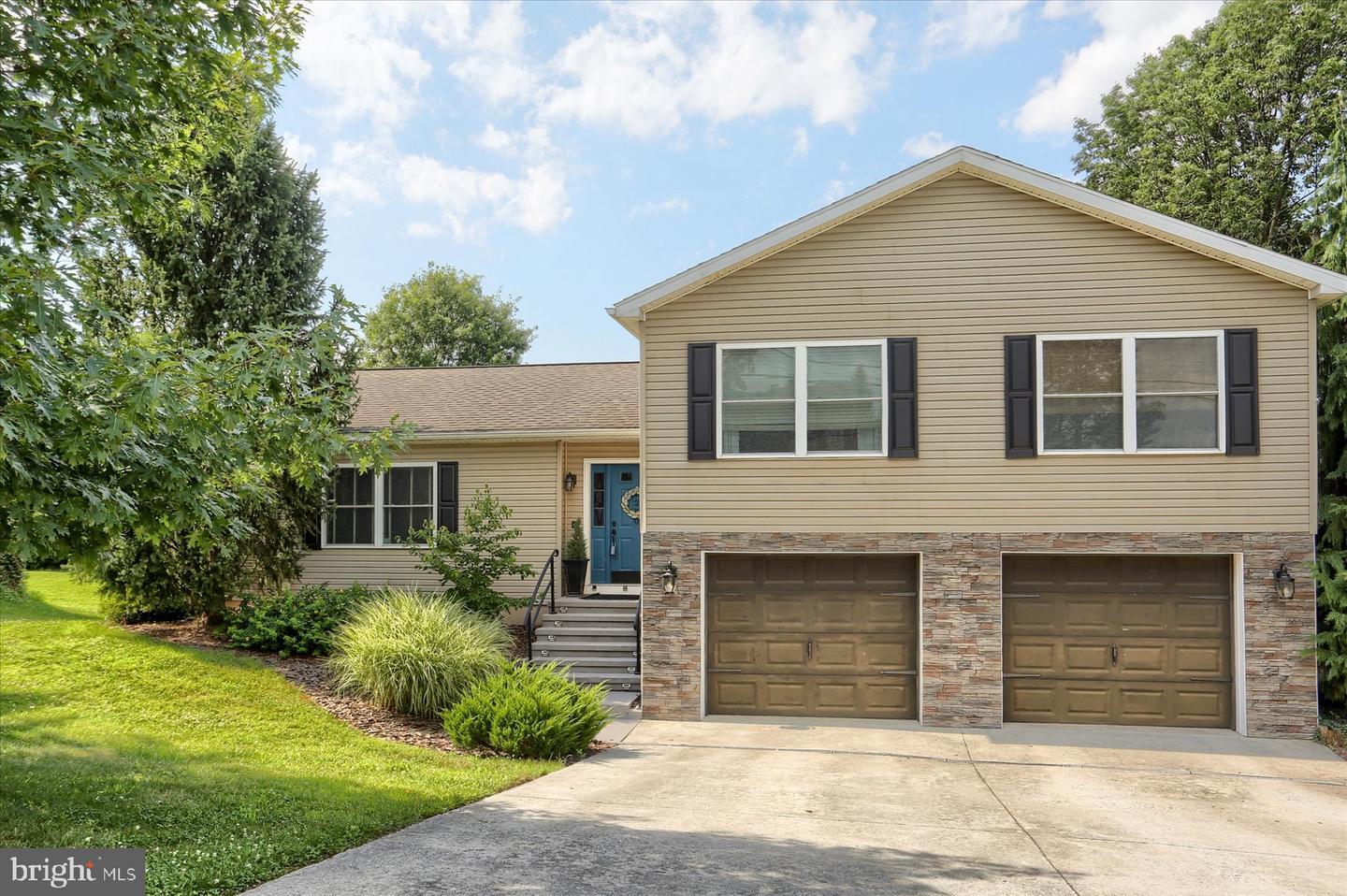 Property Photo:  7220 Audubon Drive  PA 17111 