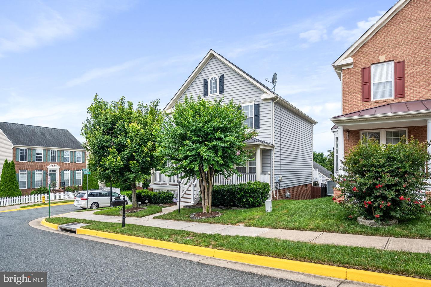 Property Photo: 16438 Regatta Lane VA 22191