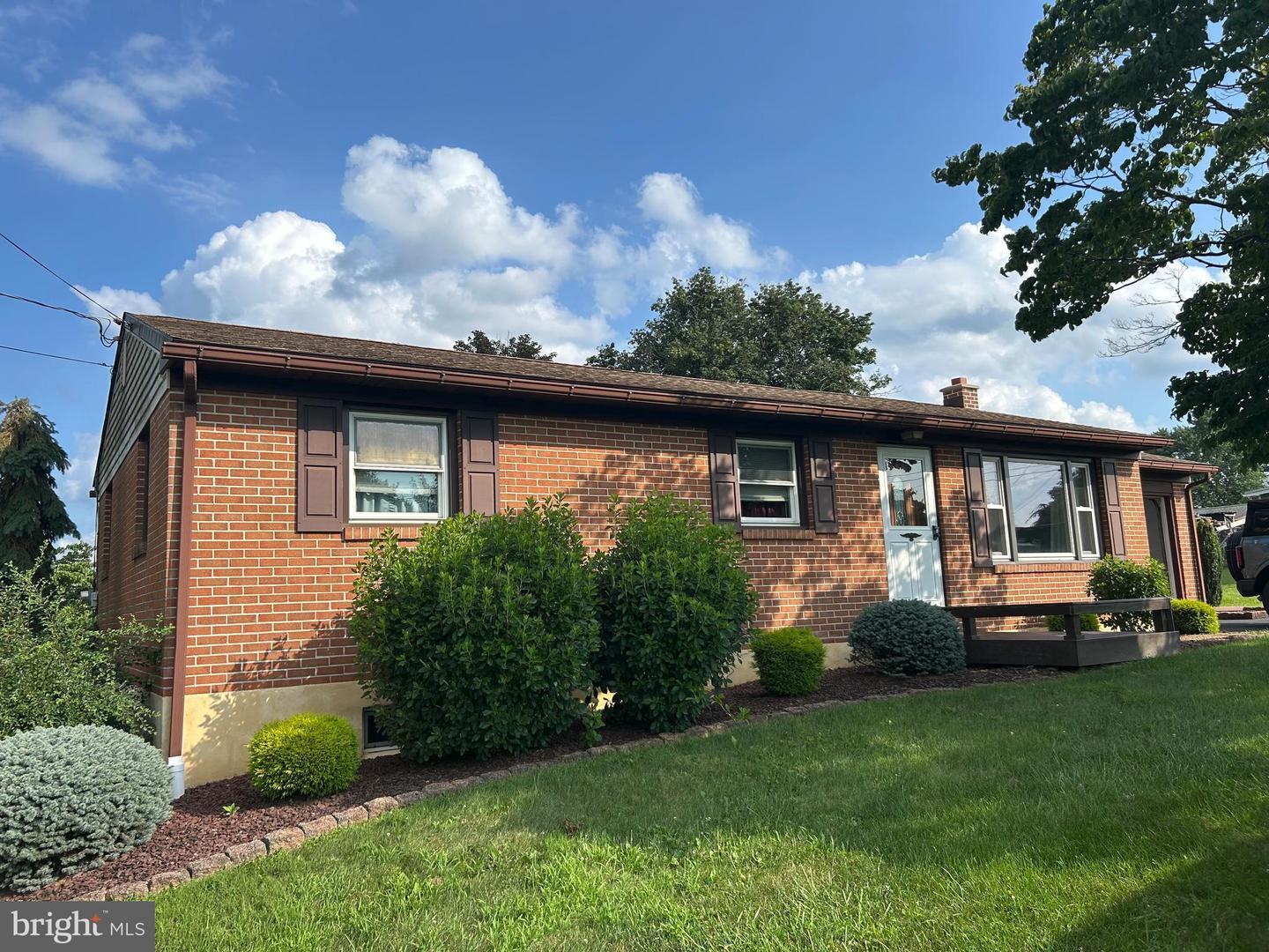 Property Photo: 27 Clay Slate Road PA 19547