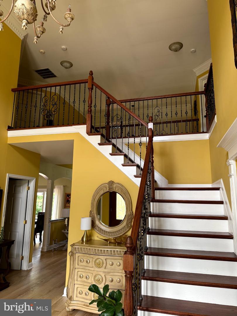 Property Photo:  10 Mimi Drive  NJ 08831 