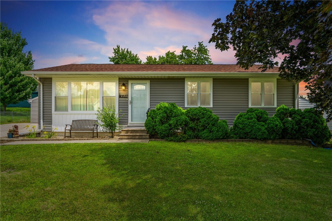 1637 Elaine Drive NW  Cedar Rapids IA 52405 photo