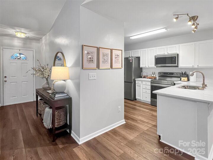 Property Photo: 200 Edinburgh Court NC 28120