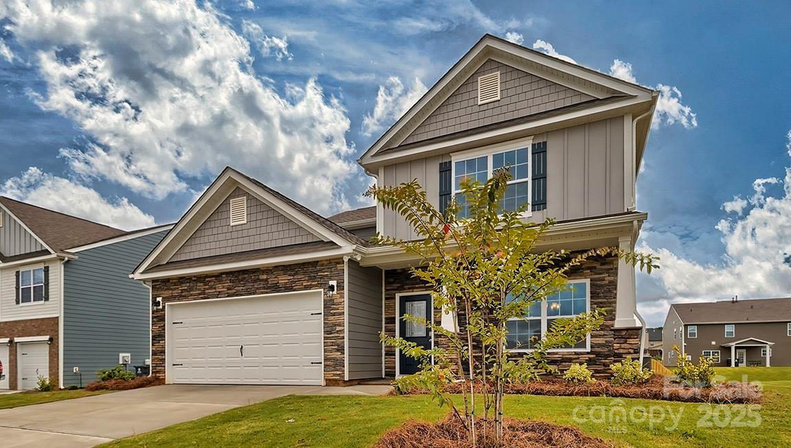 Property Photo: 612 Country Oak Drive NC 28804