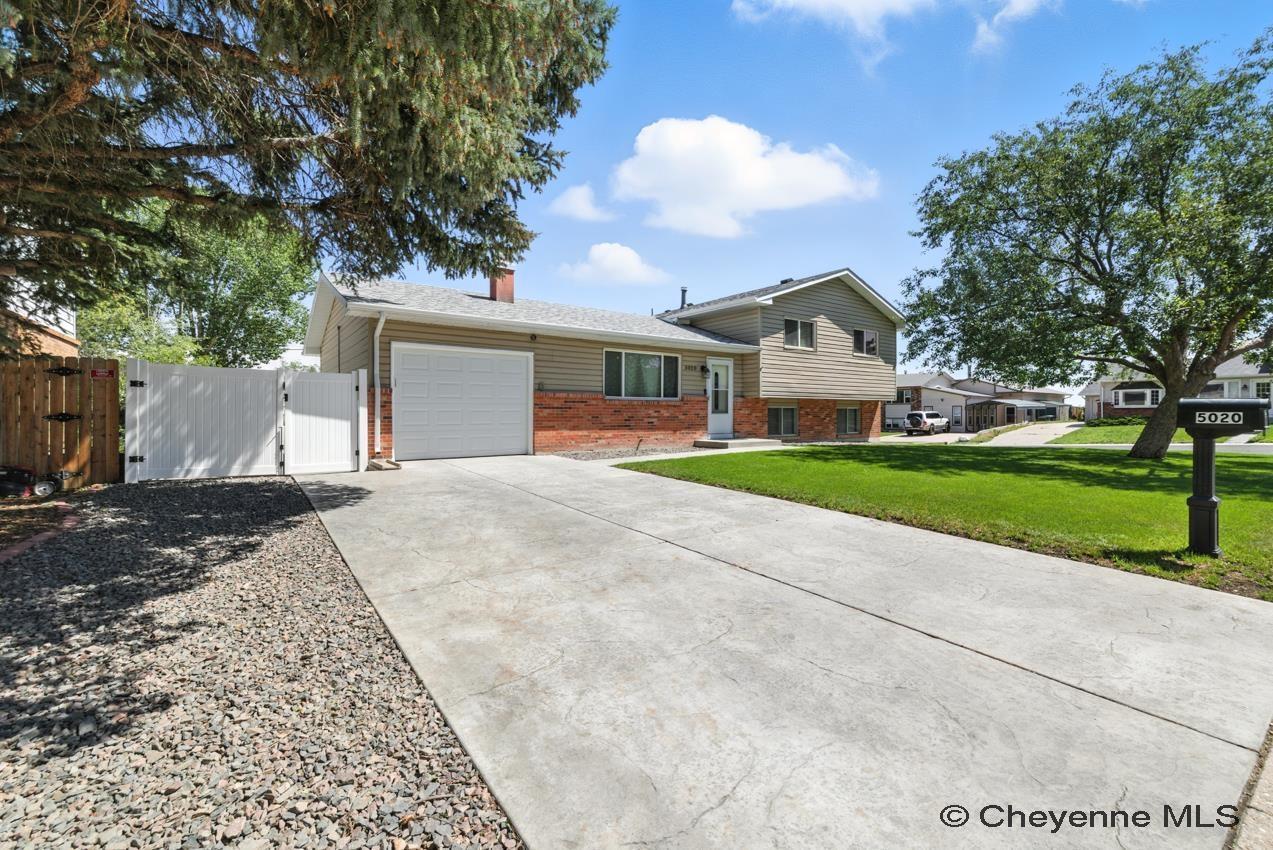 Property Photo:  5020 E 8th St  WY 82001 