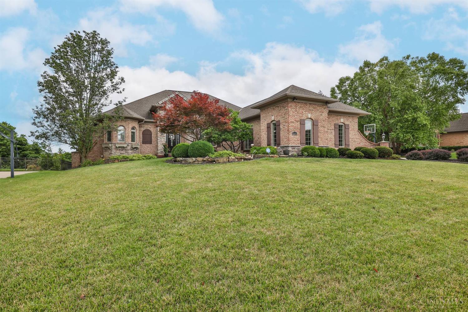 Property Photo:  6674 Southampton Lane  OH 45069 