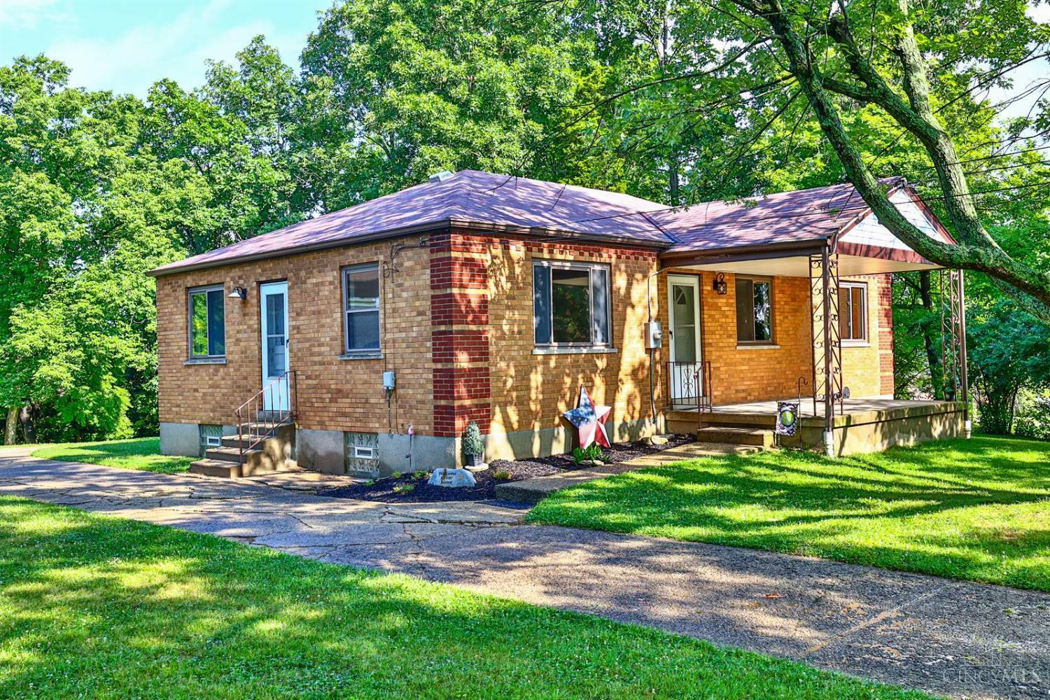 Property Photo: 5397 Belclare Road OH 45247