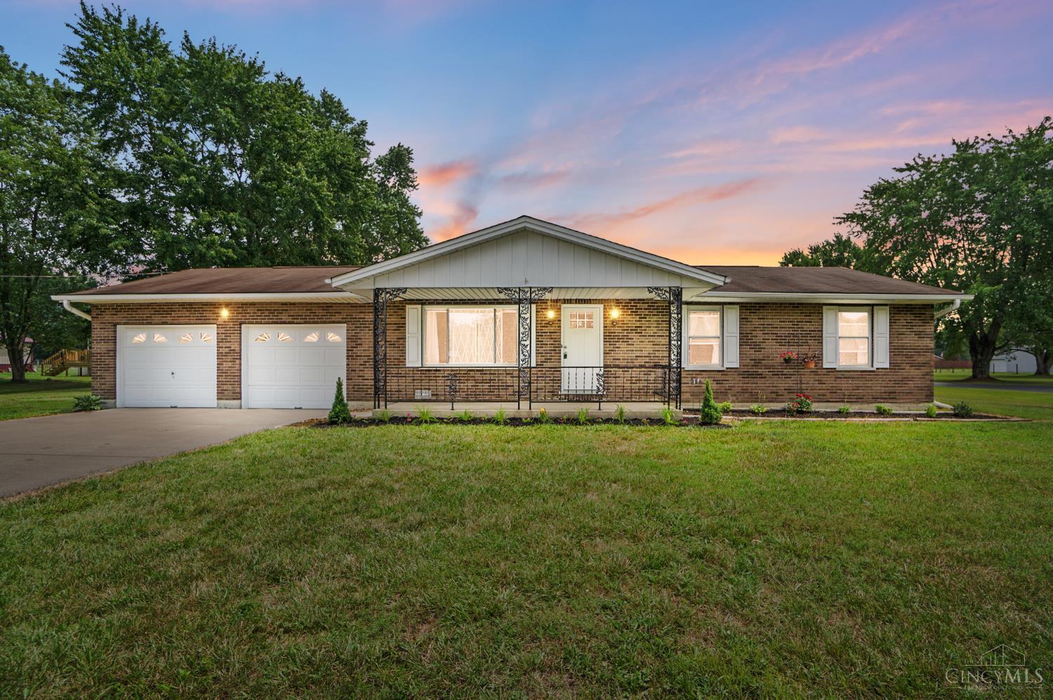 Property Photo: 2086 Oak Corner Road OH 45130