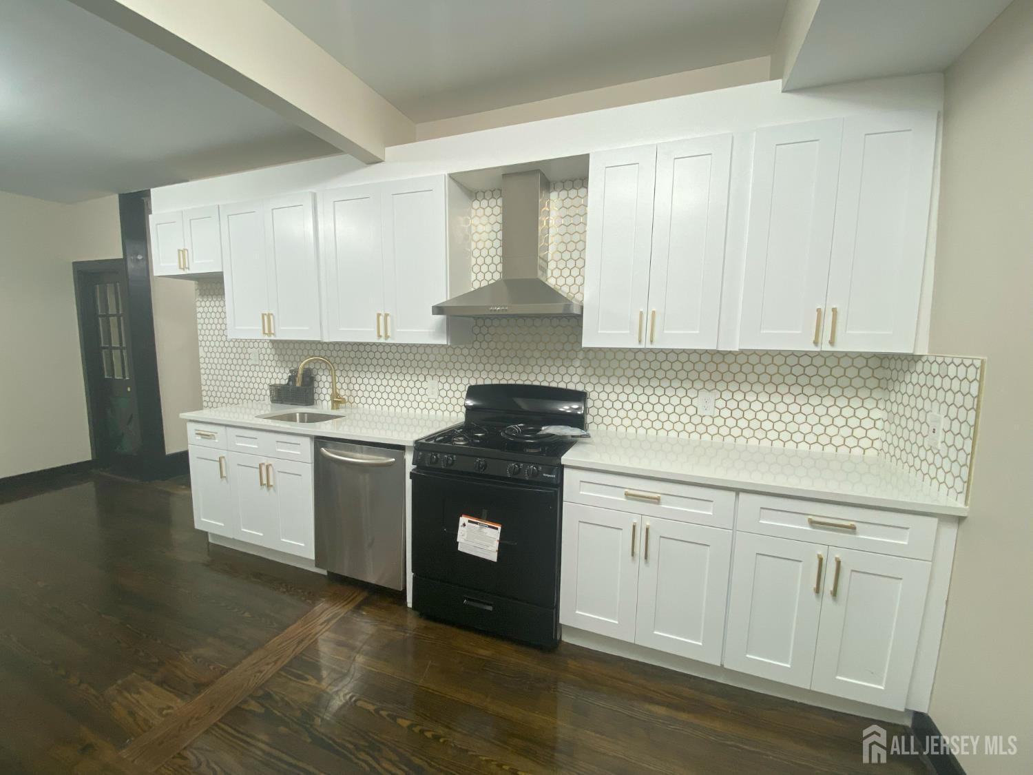 Property Photo:  11 Center Street  NJ 08829 