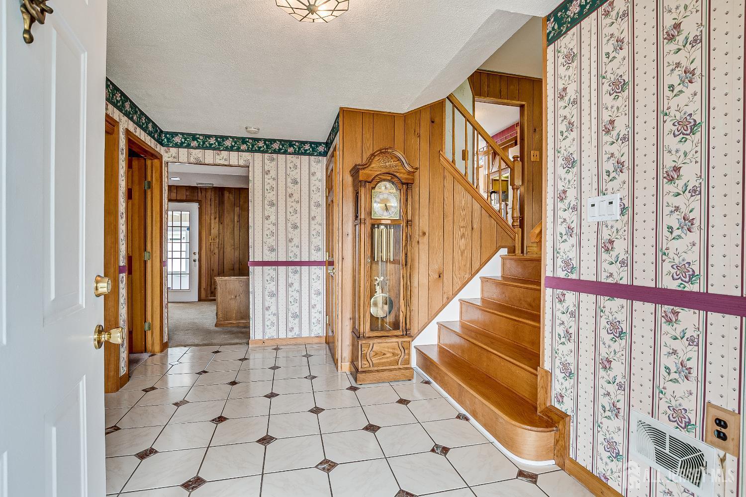 Property Photo:  7 Zaleski Drive  NJ 08872 