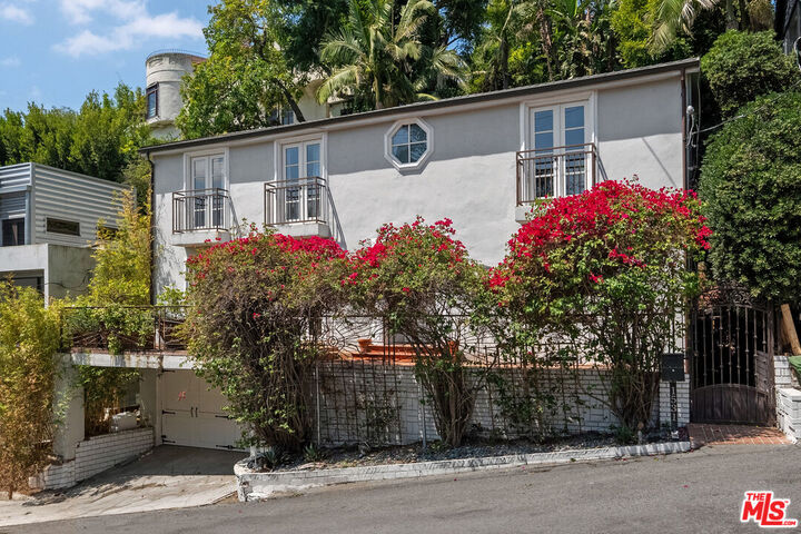 Property Photo:  1531 Marmont Ave  CA 90069 