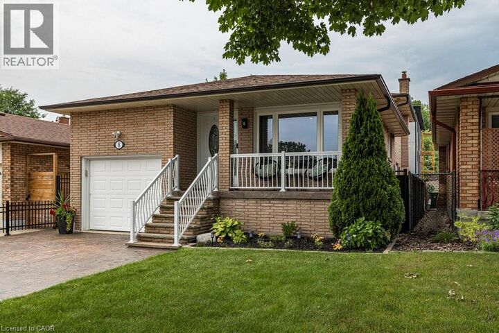 Property Photo:  8 Colgate Court  ON L9C 6Z6 