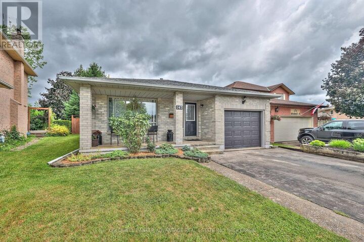Property Photo:  147 Briarsdale Crescent  ON L3C 6S2 
