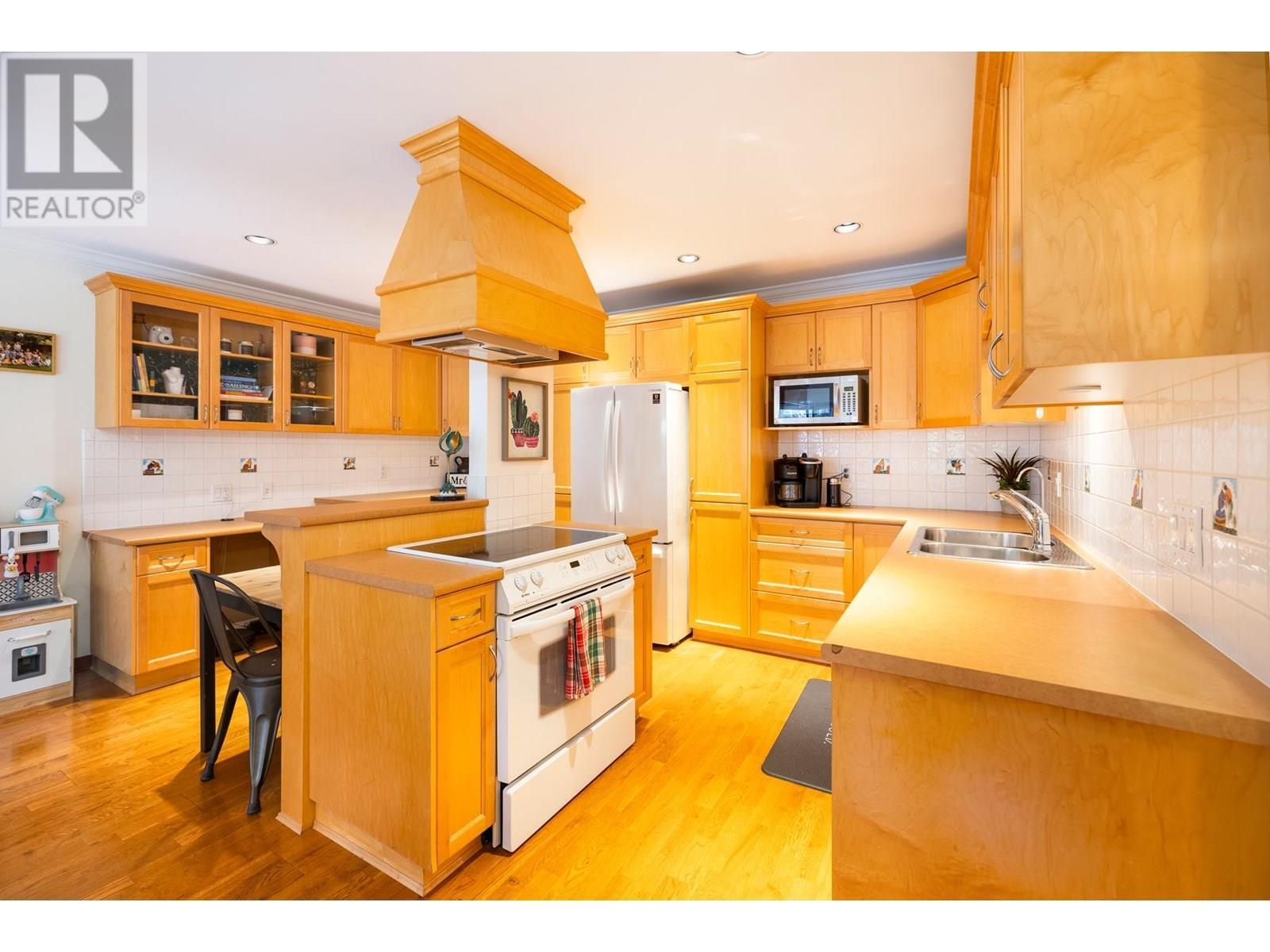 Property Photo: 1235 West 15th Avenue 301 BC V6H 1S1