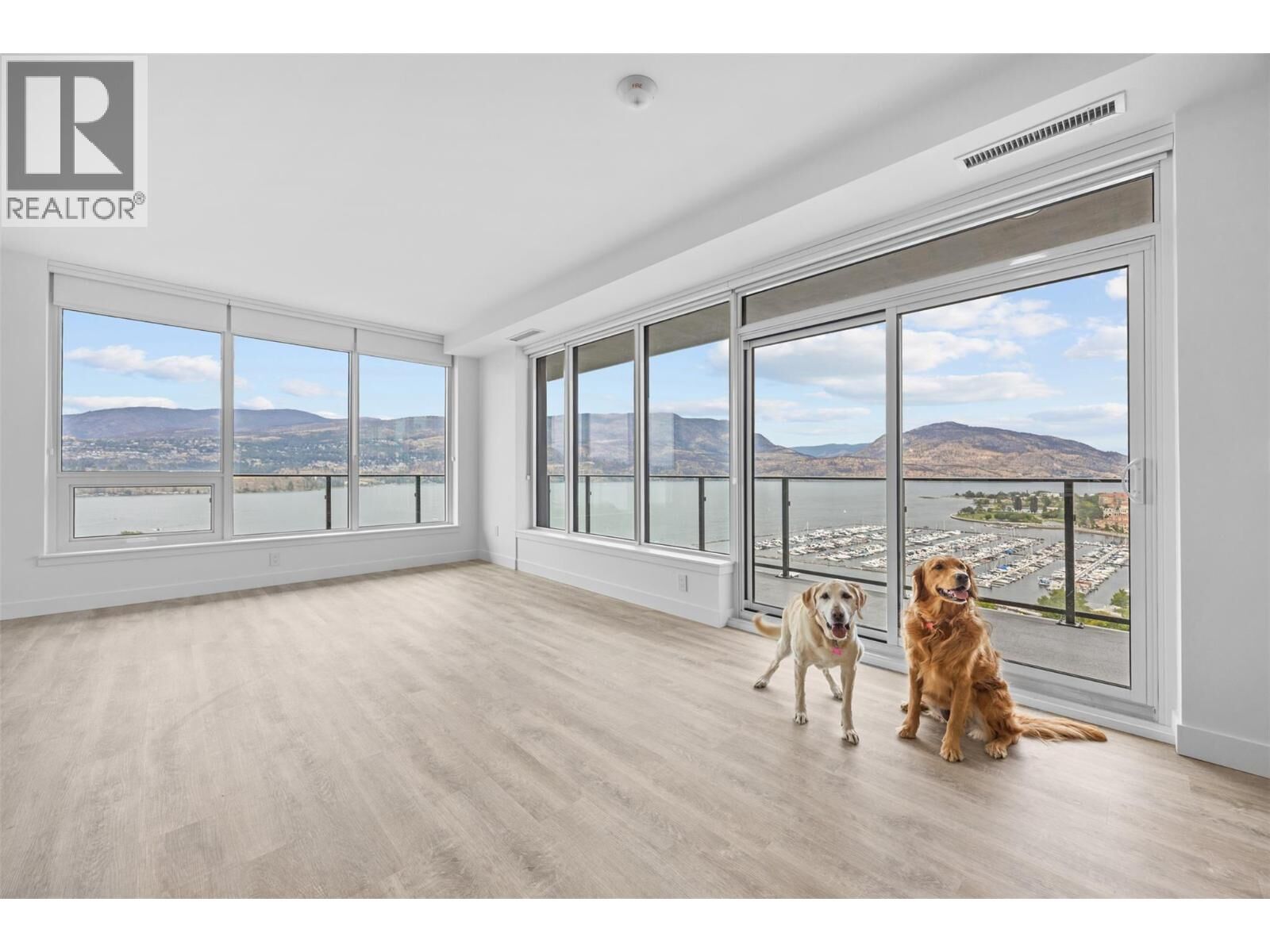 Property Photo: 238 Leon Avenue 1808 BC V1Y 6H9