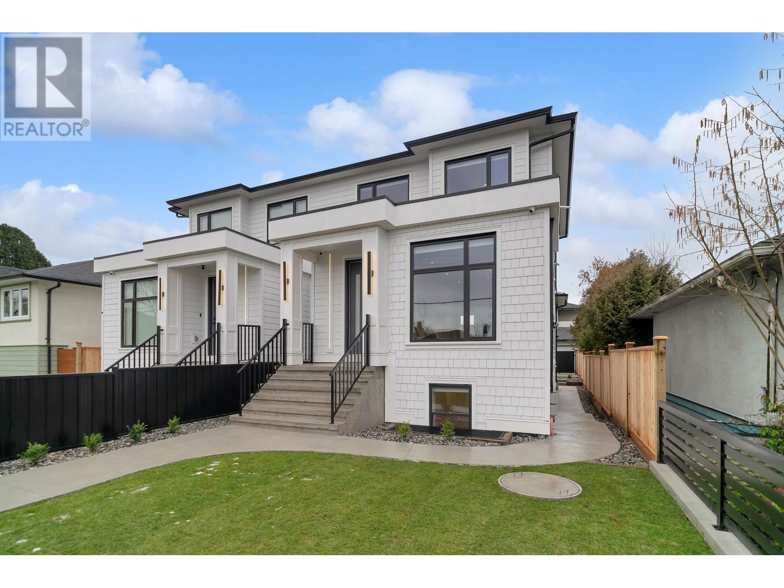 Photo de la propriété: 6926 Carnegie Street BC V5B 1Y5